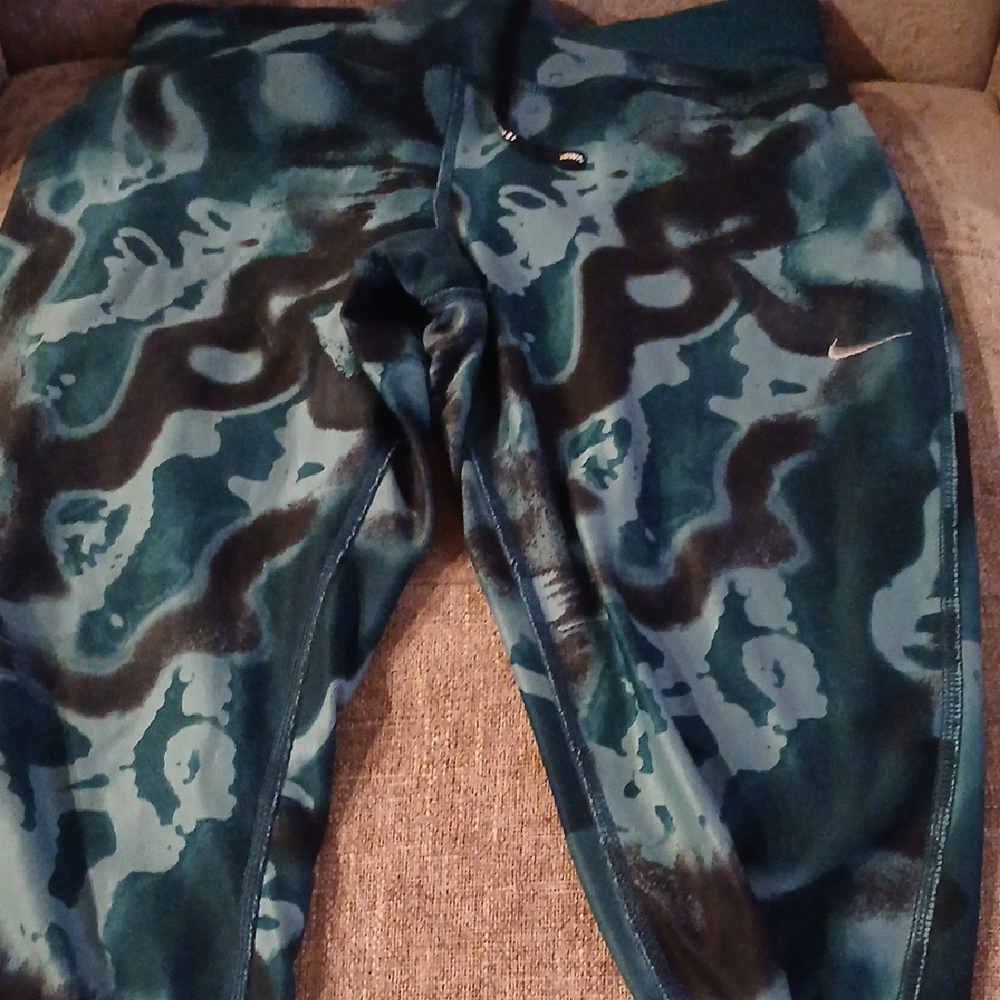 Nike Camouflage Capris